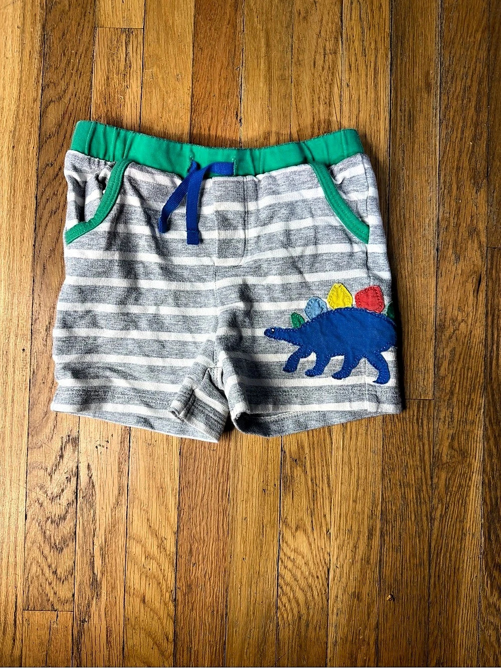 Mini Boden 6/12 Dinosaur shorts